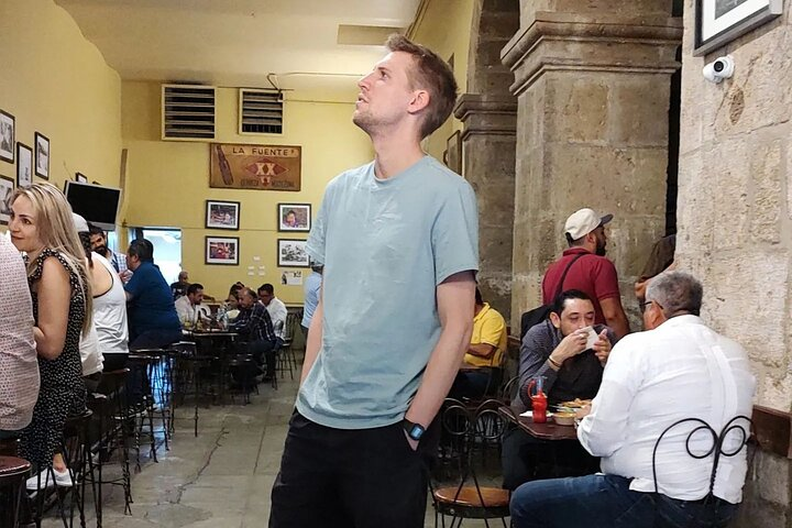 Private night tour through the Cantinas of Guadalajara - Photo 1 of 10