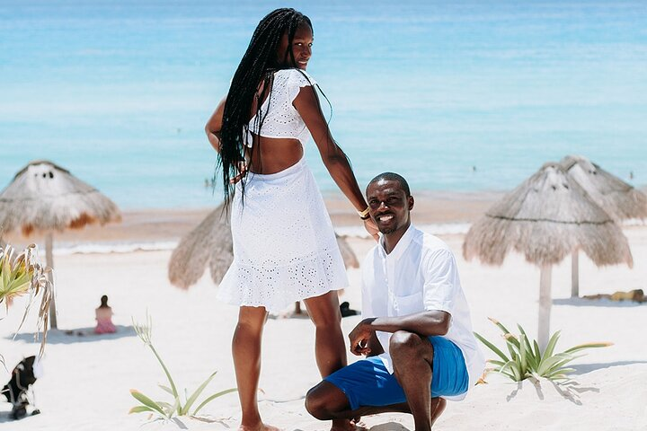 Private Vacation Photoshoot with Photographer in Cancun - Photo 1 of 25