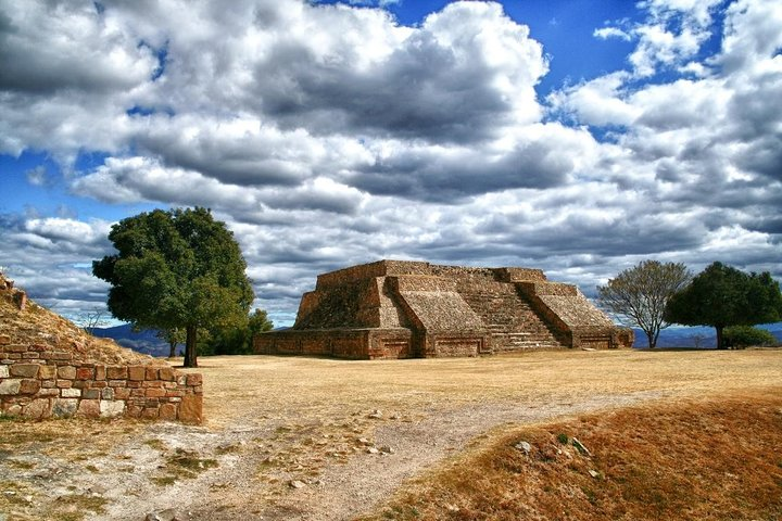Private Tour, Monte Alban, Alebrijes & Atzompa ceramic  - Photo 1 of 13