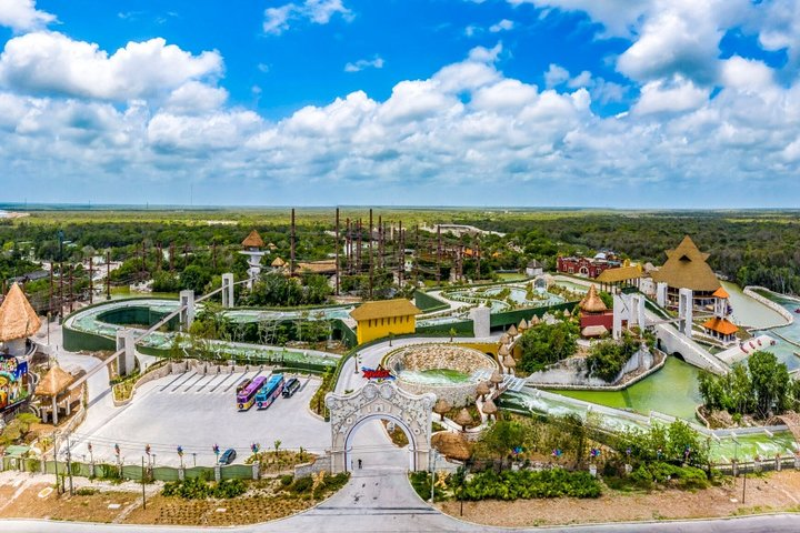 Private Transfer roundtrip to Xoximilco. from PLAYA and CANCUN - Photo 1 of 6