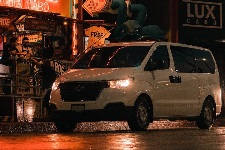 Private Transportation from Los Cabos Airport to ROUND TRIP Hotels - Photo 1 of 7