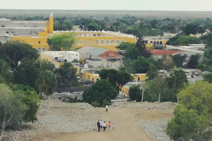 Private Romantic tour in Izamal - Photo 1 of 3
