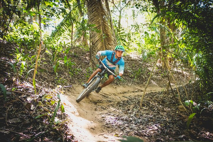 SINGLETRACK MOUNTAIN BIKE - Guided through the jungle - Photo 1 of 21