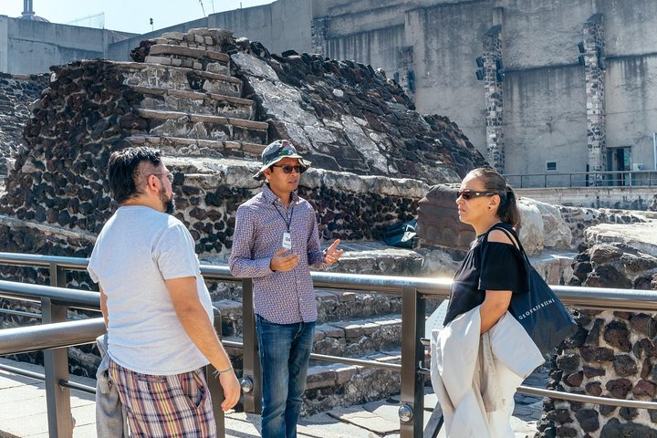 See the remains of the Aztec great temple in your private tour
