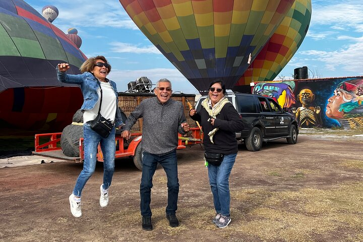 Hot air balloon adventure over Teotihuacan - Photo 1 of 15