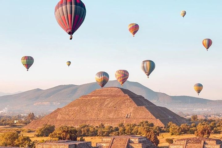 Teotihuacan Balloon ride + Transportation + Breakfast + Pyramids - Photo 1 of 25