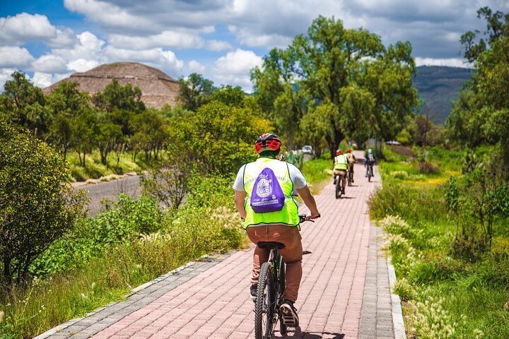 Teotihuacán plus Bike Tour - Photo 1 of 17