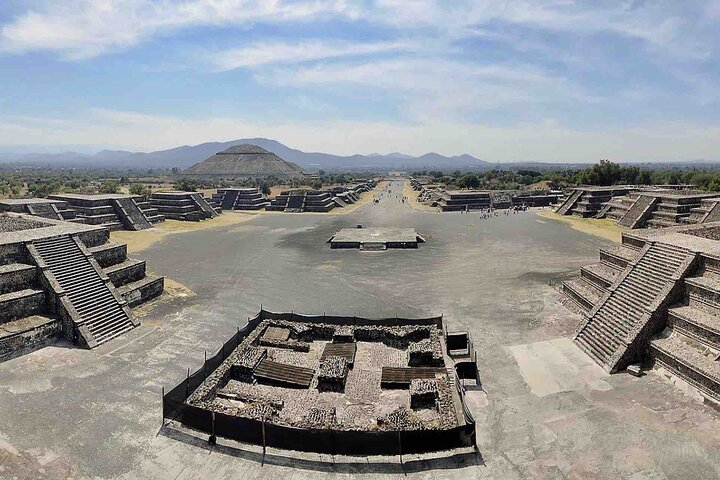 Teotihuacán Pyramids & Basílica de Guadalupe - Photo 1 of 18