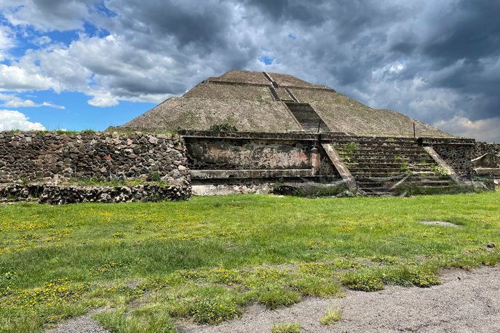Teotihuacan pyramids from San Miguel de Allende - Photo 1 of 11