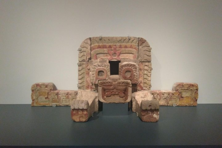 Jaguar sculpture from Xalla complex