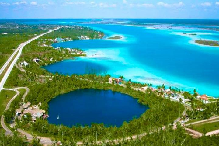 Cenote Negro in Bacalar 