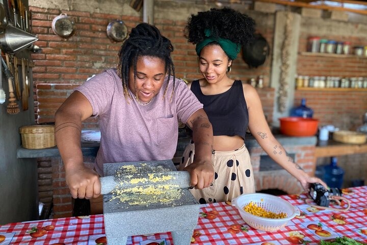 metate class in Quinta Brava