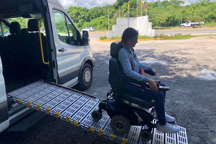 Transportation Airport to Hotel in Riviera Maya - round trip - Photo 1 of 6