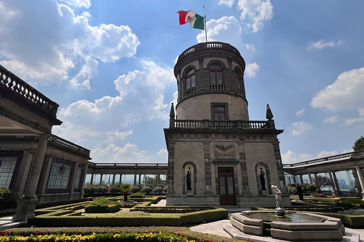 100% private tour in Chapultepec Castle & around (with transport) - Photo 1 of 25