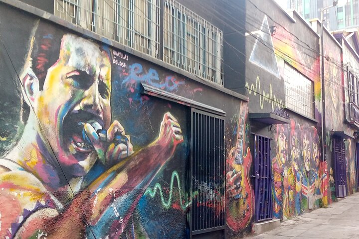 La Paz's tribute to greatest rock start like Freddie Mercury, the Beatles, Pink Floyd, Janis Joplin and Amy Winehouse