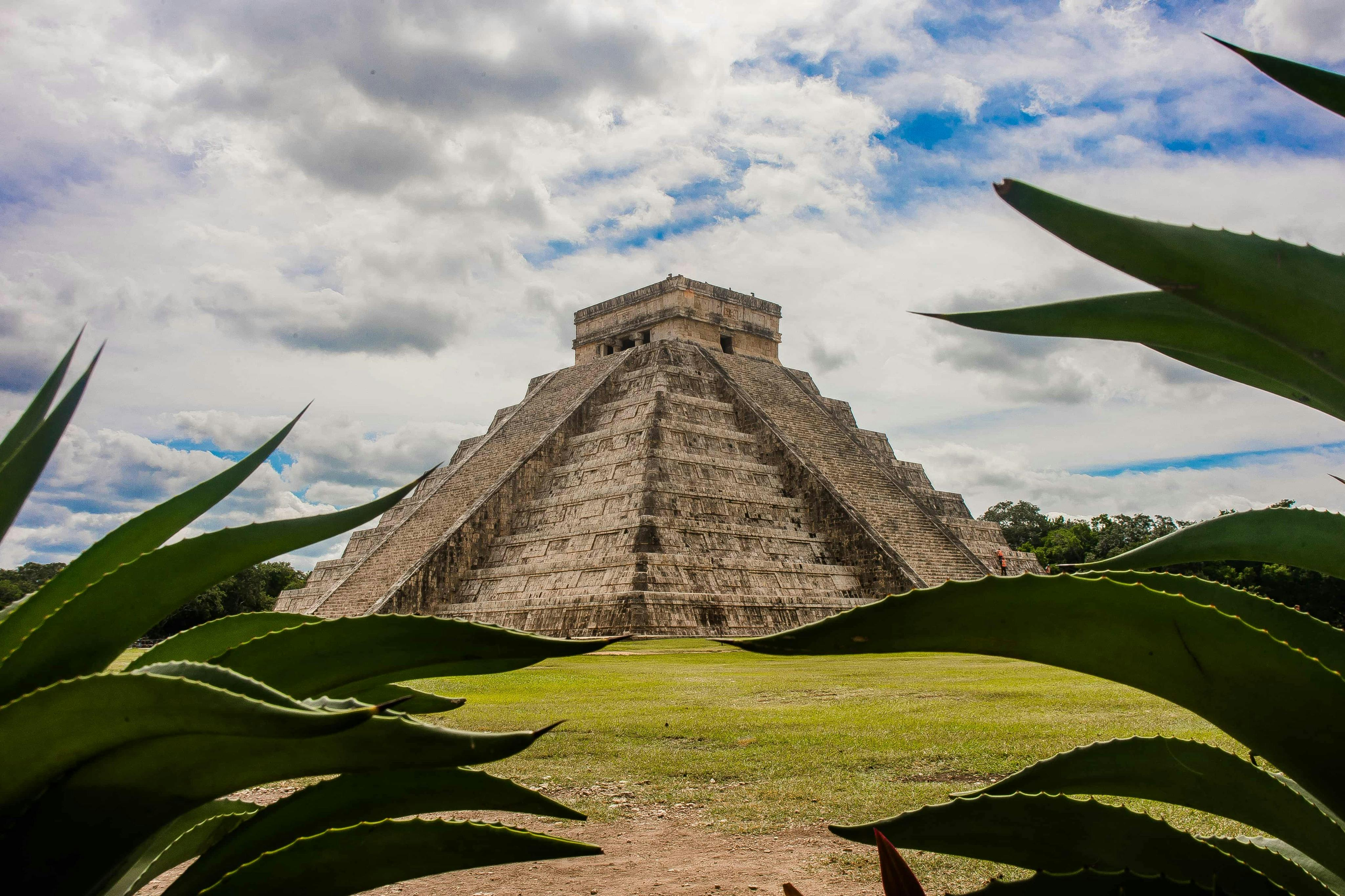 Chichén Itzá & Valladolid: Guided Tour + Transfer + Lunch - Photo 1 of 6