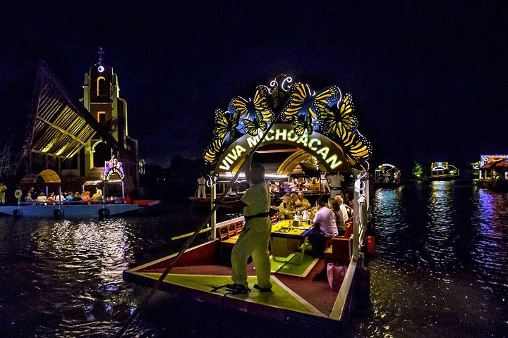 Incredible night in a trajinera