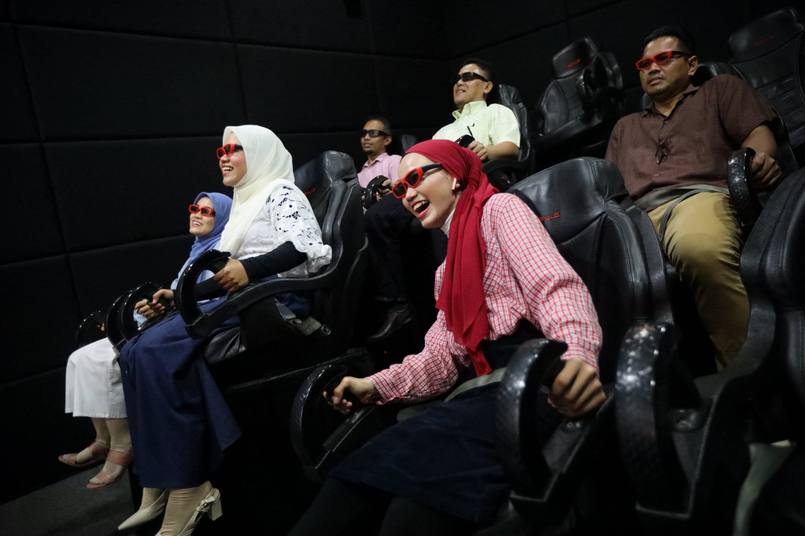 Immerse yourself in a unique cinematic adventure with loved ones experiencing seamless blends of nature and film in the heart of Langkawi's stunning landscape.