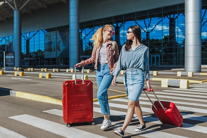 Kul International Airports To Kul Hotels - Photo 1 of 11