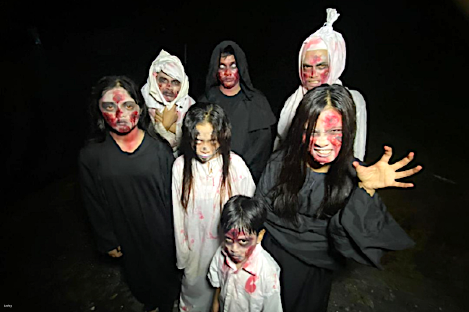 Dive into a realm of the eerie with the Haunted Drive Thru Adventure in Melaka. Encounter spine-chilling characters and unsettling scenes all from the safety of your vehicle.