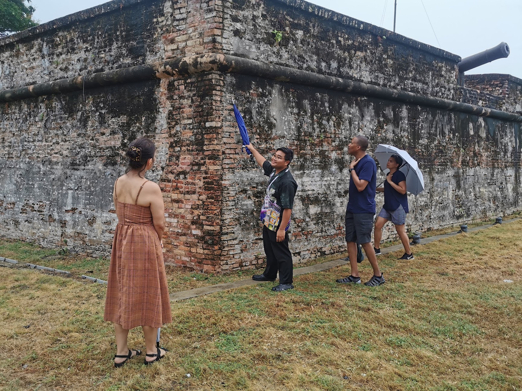 Explore the rich tapestry of George Town’s history where every corner reveals tales of British colonization and architectural marvels inviting travelers to delve into its cultural heritage.