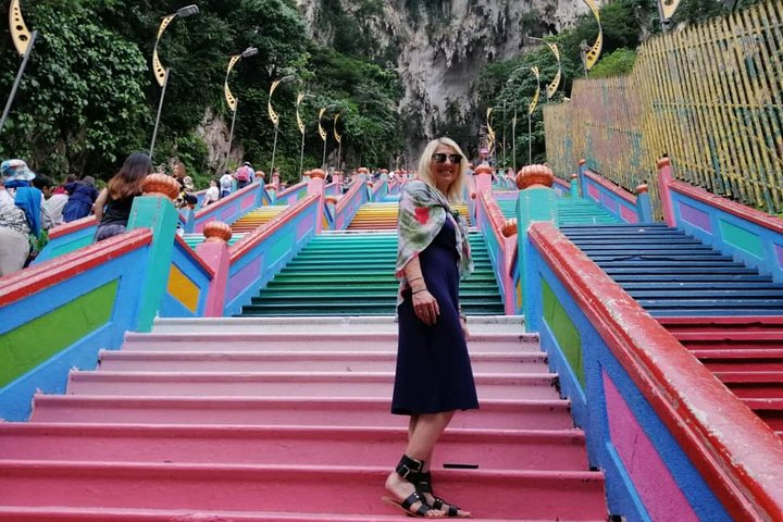 Batu Caveshttps://media-cdn.tripadvisor.com/media/attractions-splice-spp-720x480/07/bf/b5/e9.jpg