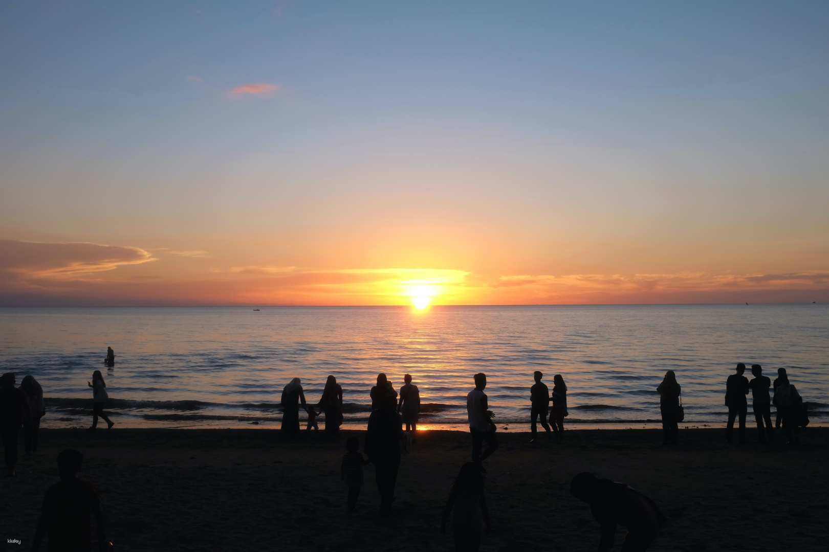 Kota Kinabalu City Sunset Tour: Pink Mosque, Floating Mosque, Handicraft Market, Tanjung Aru Beach Sunset | Sabah, Malaysia. - Photo 1 of 6