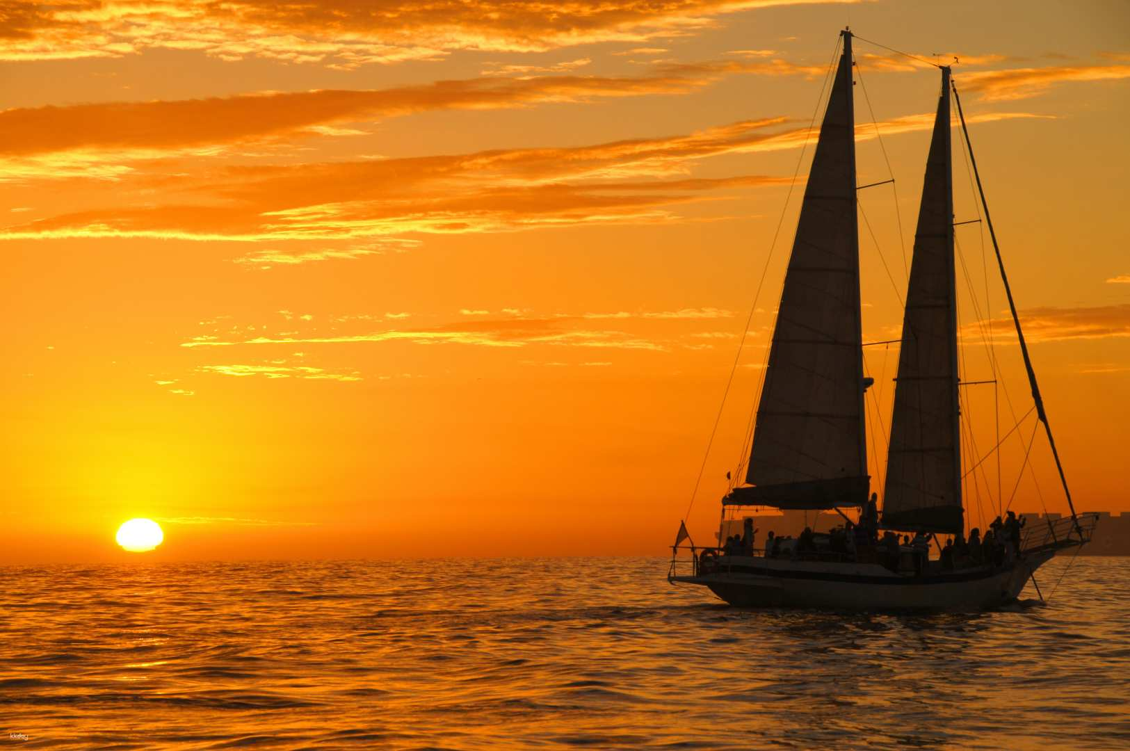 Set sail on the Andaman Sea as the sun dips below the horizon enjoying Halal meals and picturesque views aboard the SUTERA yacht—a perfect retreat for unforgettable moments.