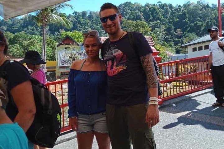 Experience stunning island views and the excitement of the Langkawi Sky Bridge complemented by a delightful meal at a 5-star hotel. Perfect for unforgettable travel moments.