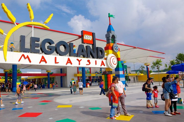 Experience the fun-filled journey from LEGOLAND Malaysia to Kuala Lumpur City where excitement meets comfort with easy transportation and a professional driver at your service.