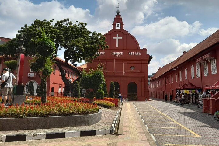 Explore the charming streets of Malacca before enjoying a seamless transfer to Kuala Lumpur Airport. Experience comfort and convenience with a private ride making every moment enjoyable.
