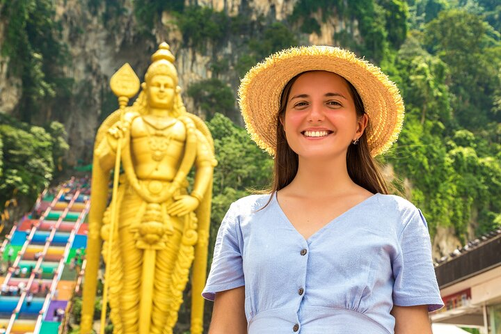 Private Professional Photoshoot at Batu Caves Kuala Lumpur - Photo 1 of 5