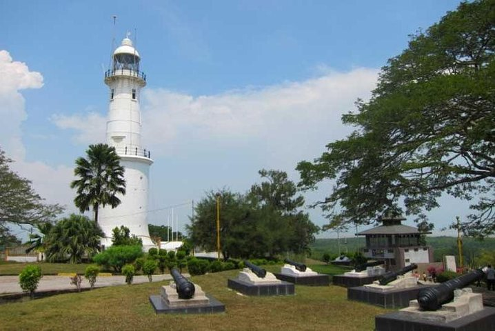 Private Tour Bukit Melawati Hall and Fireflies - Photo 1 of 5