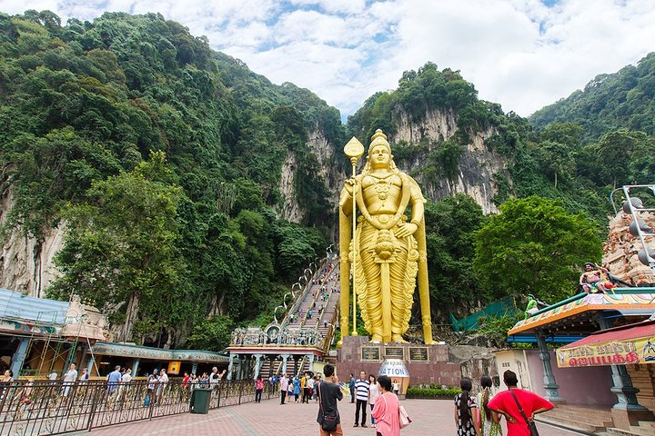 Energetic atmosphere at the holy site of Batu Caves