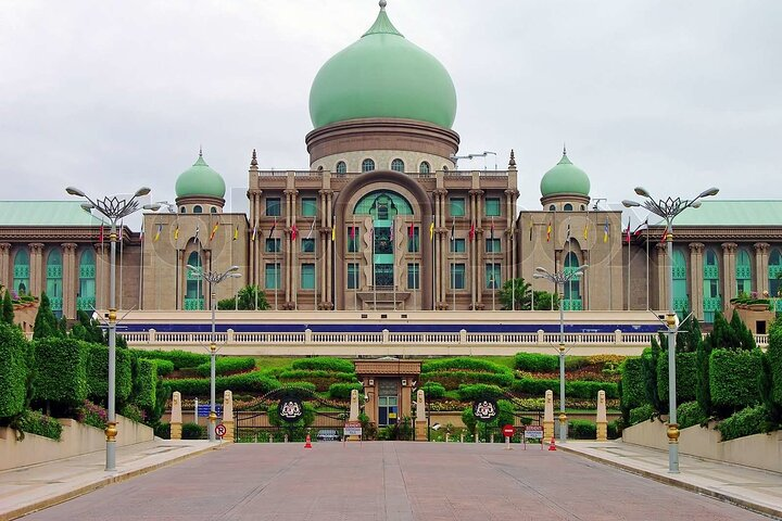 Putrajaya City Tour from Kuala Lumpur including Sightseeing Cruise - Photo 1 of 7