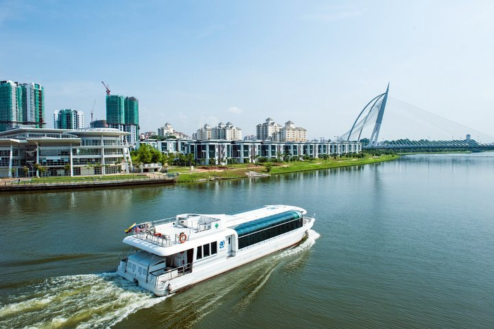 Explore Putrajaya: Iconic Landmarks & Lake Cruise Experience - Photo 1 of 25