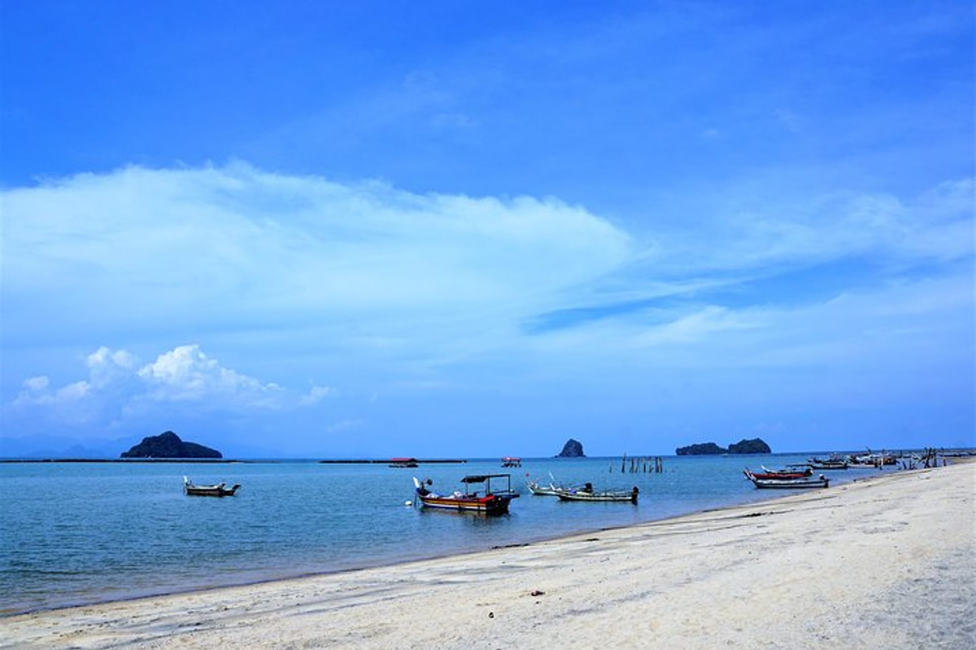 ＊Langkawiページ＊ Dayang Bunting Island : Langkawi's Mystical Lake of the Pregnant