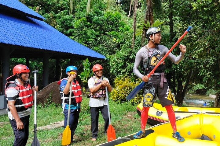 Experience the rush of whitewater rafting on the scenic Sedim River where expert guides prepare you for adventure amidst lush greenery and exciting rapids. Perfect for groups and families.