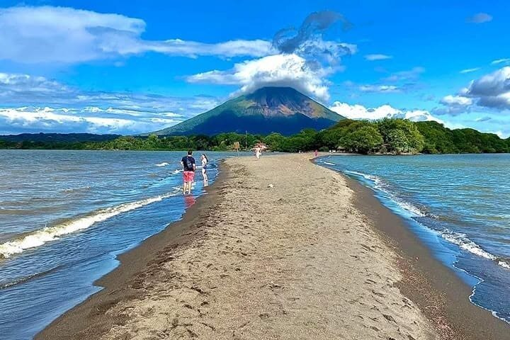 Complete Ometepe Island Tours from Managua 2 days and 1 Night. - Photo 1 of 12