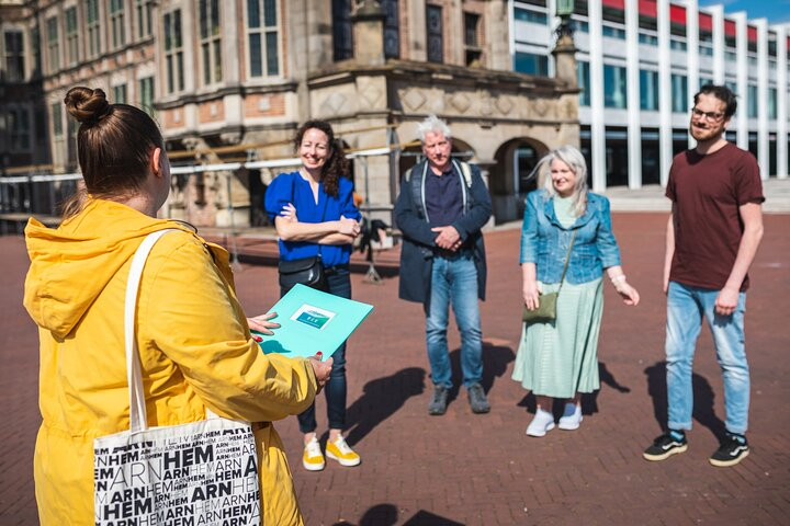 Join our guide in a guided city walk in Arnhem.