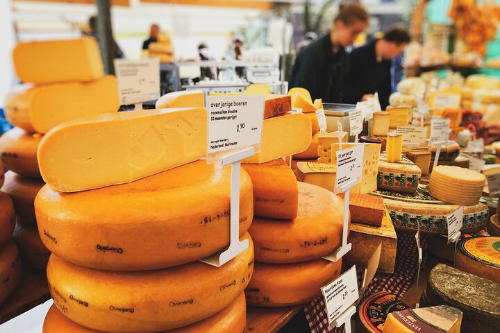 Amsterdam Food Tour with Sweet and Savory Dutch Street Foods 