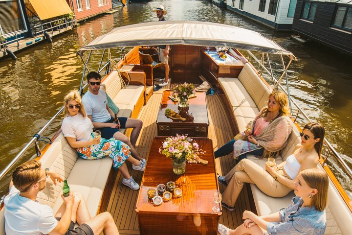 Amsterdam Highlights - Group Cruise with Apple Pie, 2 Drinks - Photo 1 of 5
