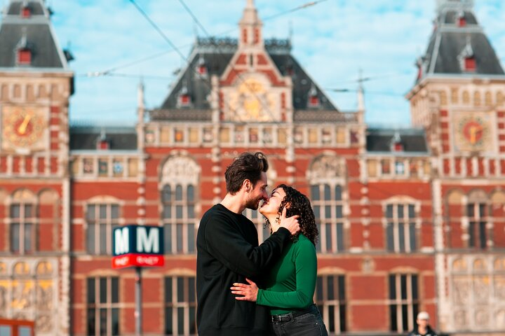 Amsterdam : Professional photoshoot at Central Station - Photo 1 of 20