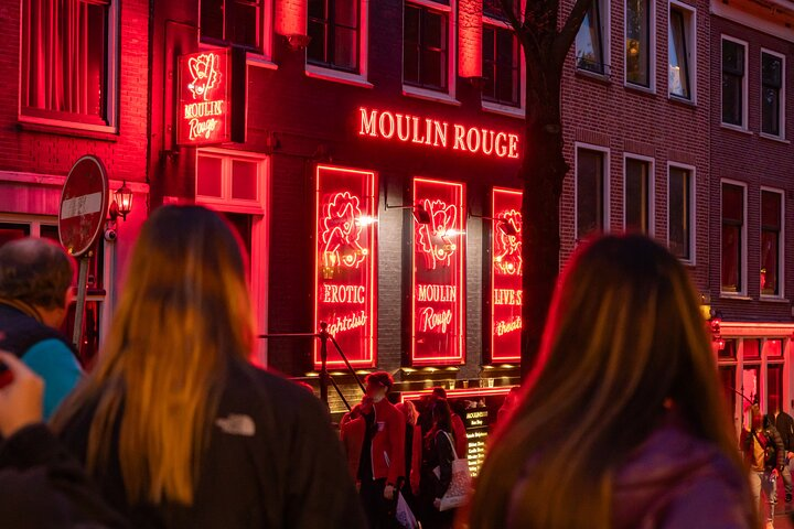 Amsterdam Red Light District Walking Tour in EN/DE/IT/ES/FR - Photo 1 of 12