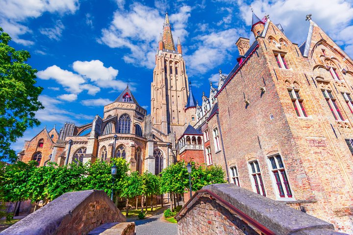 Amsterdam: Bruges day trip with Boat & Beer Options - Photo 1 of 13