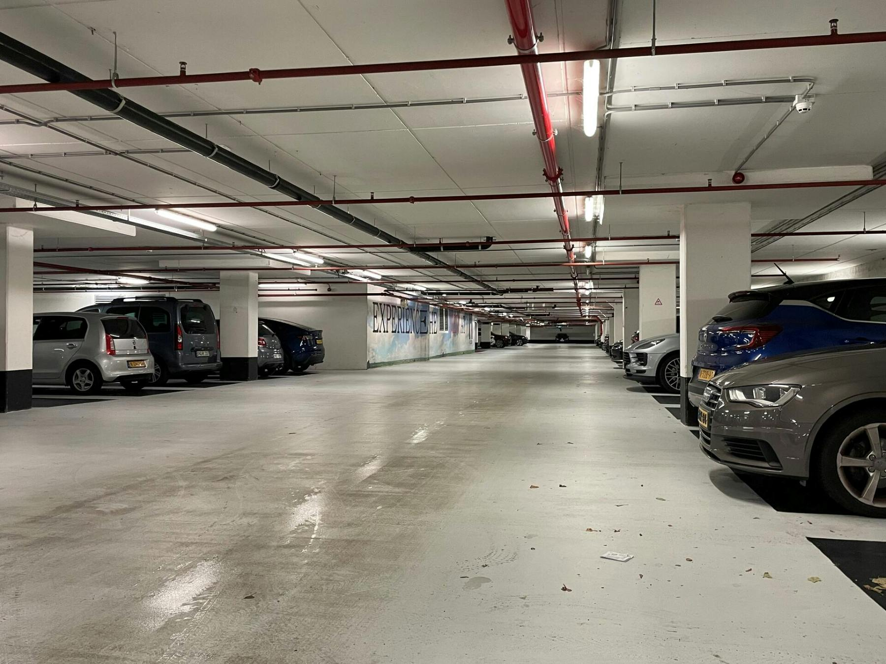 Mobypark Amsterdam: Parking at Leonardo Hotel Rembrandtpark - Photo 1 of 6