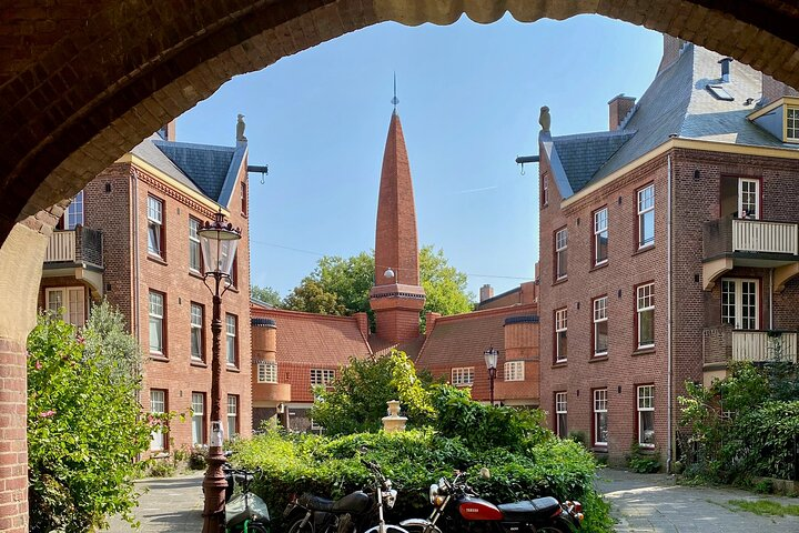 Gaudi Parallels in Amsterdam - Photo 1 of 10