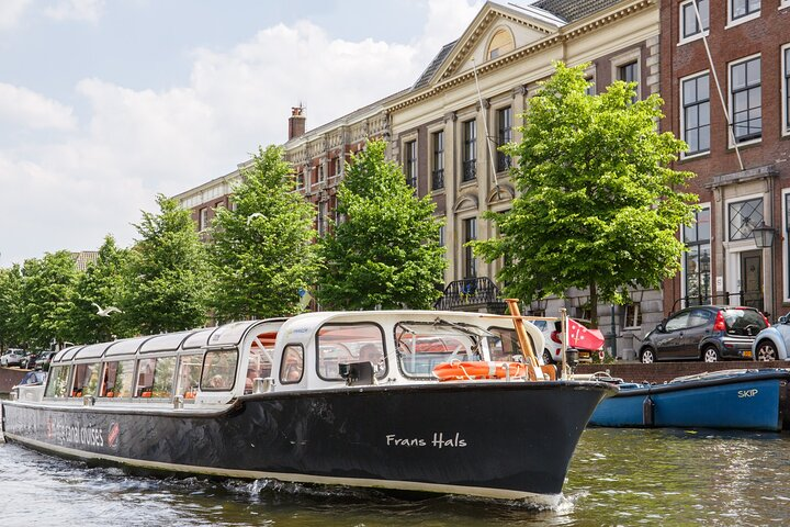 Canal cruise Haarlem city centre