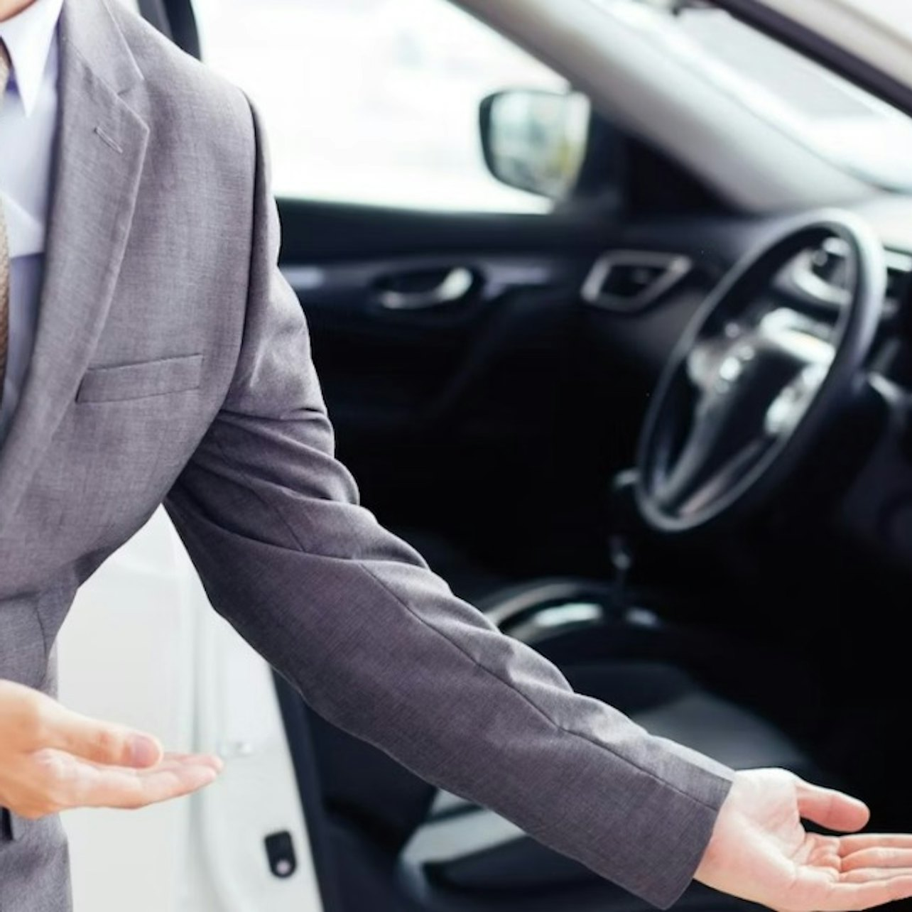 Amsterdam: Private One-Way Transfer to Keukenhof - Photo 1 of 3