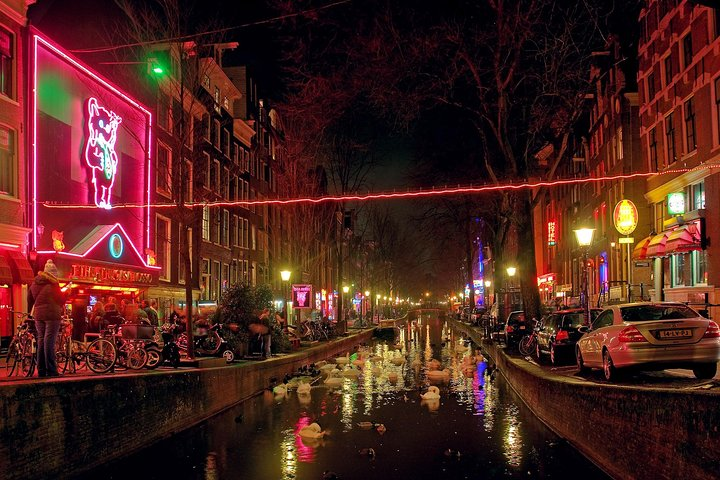 Red Light District tour with canal cruise - Photo 1 of 5